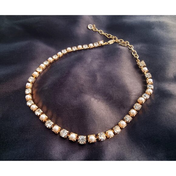 Vintage TRIFARI Gold Tone Clear Rhinestones and Faux Pearls Necklace - Picture 4 of 5